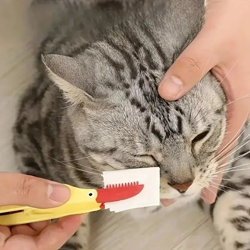 Pet Eye Cleaning Brush, Soft Silicone Head Cat Dog Tear Stain Remover, Gentle Excrement Brush for Small Pets PP+Silicone