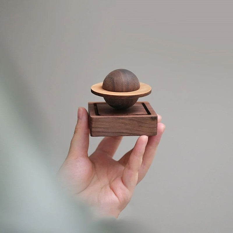 1pcs Wooden Scent Diffuser – Jupiter Shape Home Decoration, No Essential Oil, Fresh Air Gift for Dorm Room & Friends